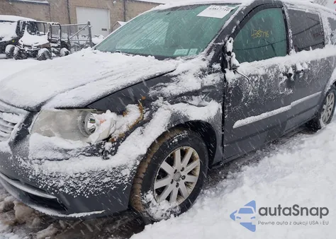 2011 Chrysler Town & Country Touring-L z USA, uszkodzony, nr VIN 2A4RR8DG8BR800566